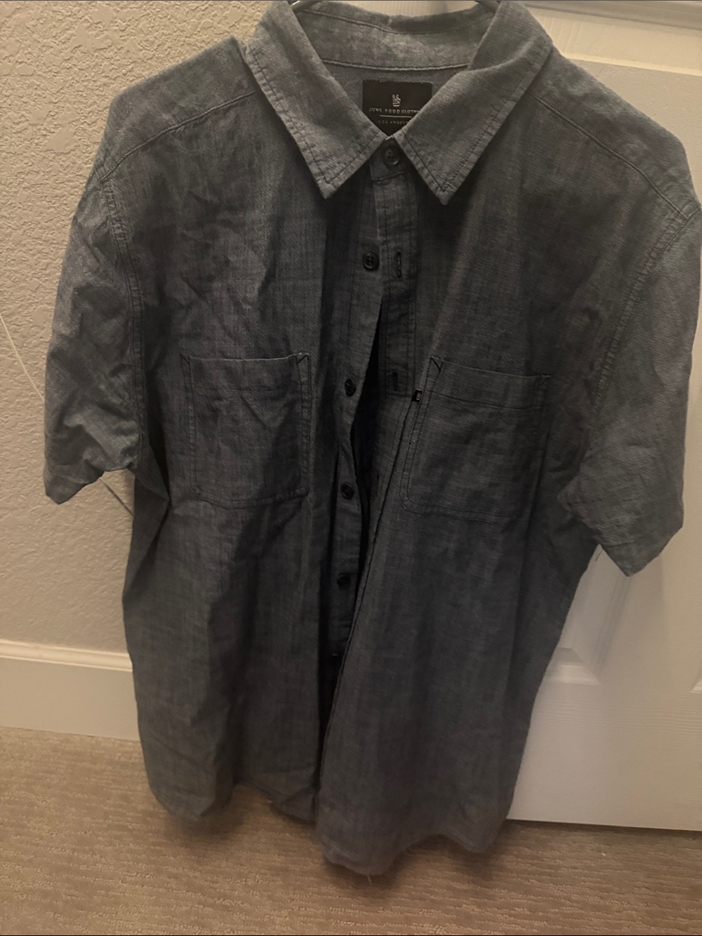 Junk Food Clothing Short Sleeve Button-Down Shirt in Gray